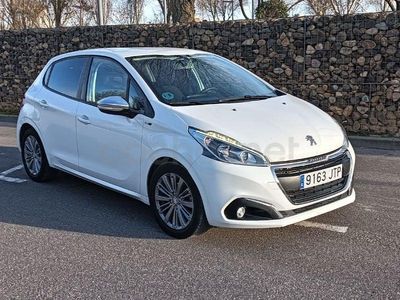 Usado Peugeot 208 Active 100 CV (73 kW) 2016 Blanco Utilitario