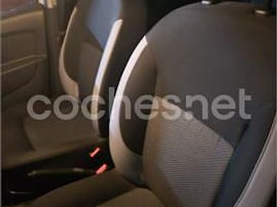 Usado Dacia Sandero Ambiance 75 CV (55 kW) 2015 Blanco Berlina