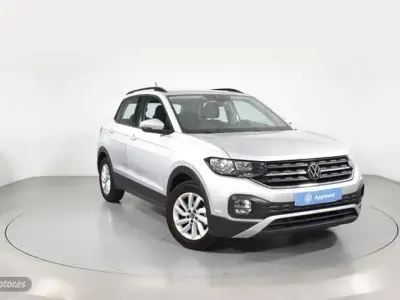 Usado VW T-Cross Advance 110 CV (80 kW) 2023 Plateado SUV