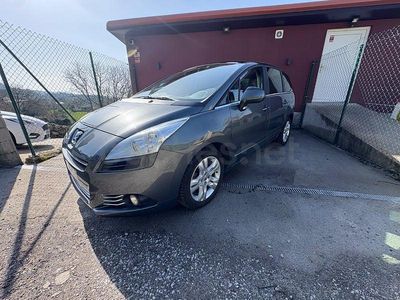 Usado Peugeot 5008 Premium 110 CV (80 kW) 2010 Gris / plata Monovolumen