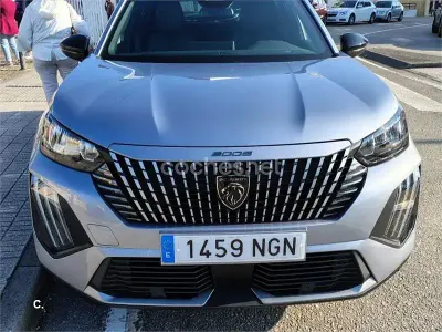 Usado Peugeot 2008 Allure 100 CV (73 kW) 2025 Blanco SUV