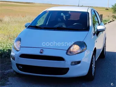 Usado Fiat Punto Easy 70 CV (51 kW) 2013 Blanco Utilitario