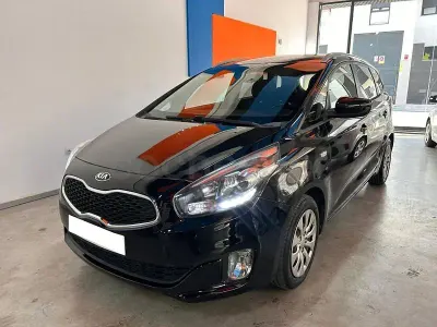 Usado Kia Carens 115 CV (84 kW) 2016 Negro Monovolumen