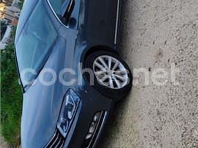 Usado VW Passat Advance 140 CV (102 kW) 2011 Gris / plata Familiar