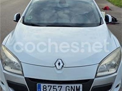 Usado Renault Mégane Dynamique 130 CV (95 kW) 2009 Blanco Berlina