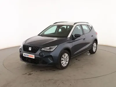 Usado Seat Arona Style 110 CV (80 kW) 2022 Gris SUV