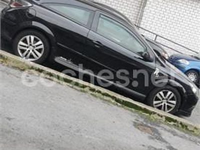 Usado Opel Astra GTC Sport 110 CV (80 kW) 2009 Negro Berlina