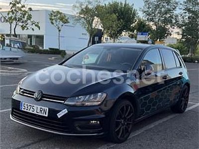 Usado VW Golf VII 110 CV (80 kW) 2016 Negro Berlina