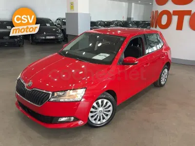 Usado Skoda Fabia Ambition 95 CV (69 kW) 2020 Rojo Utilitario