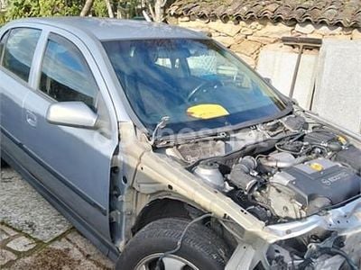 Usado Opel Astra Elegance 100 CV (73 kW) 2000 Gris / plata Berlina