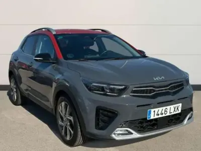 Usado Kia Stonic GT-Line 120 CV (88 kW) 2022 Gris SUV