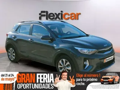 Usado Kia Stonic 101 CV (74 kW) 2021 Gris SUV