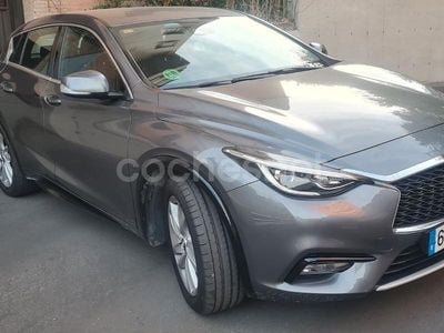 Infiniti Q30