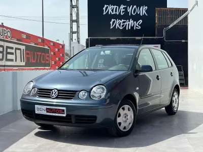 Usado VW Polo Conceptline 54 CV (39 kW) 2003 Gris Utilitario