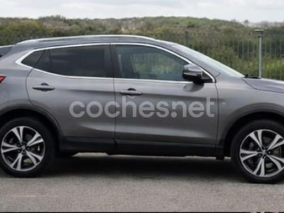 Begagnad Nissan Qashqai N-Connecta 115 HK (84 kW) 2017 Grå SUV