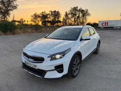 Usado Kia XCeed 141 CV (103 kW) 2022 Blanco SUV
