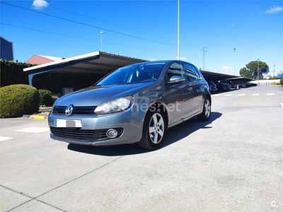 Usado VW Golf VII Advance 105 CV (77 kW) 2012 Gris / plata Berlina