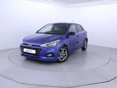 Usado Hyundai i20 100 CV (73 kW) 2019 Azul Utilitario