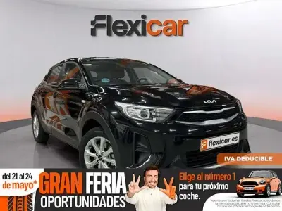 Usado Kia Stonic 84 CV (61 kW) 2022 Negro SUV