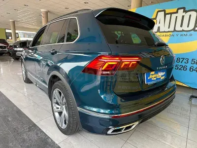 Usado VW Tiguan R-line 150 CV (110 kW) 2023 Azul SUV