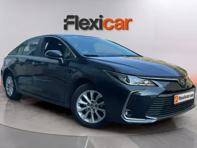 Usado Toyota Corolla Active 125 CV (91 kW) 2023 Negro Berlina