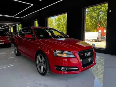 Usado Audi A3 Sportback Attraction 150 CV (110 kW) 2013 Rojo Utilitario