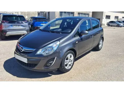 Usado Opel Corsa Selective 85 CV (62 kW) 2012 Gris Utilitario