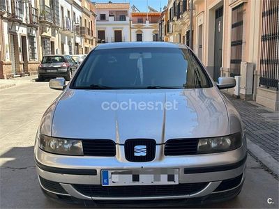 Usado Seat Toledo Stella 110 CV (80 kW) 2001 Gris / plata Berlina