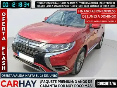 Usado Mitsubishi Outlander P-HEV 224 CV (164 kW) 2021 Rojo SUV