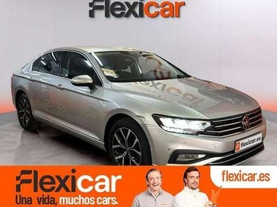 Usado VW Passat Executive 120 CV (88 kW) 2020 Gris Berlina
