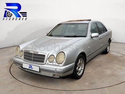 Gris / plata Usado 1998 Mercedes E300 Elegance Berlina | 1599 €