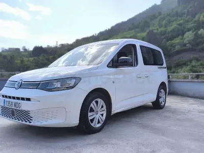 Usado VW Caddy 122 CV (89 kW) 2023 Blanco Monovolumen