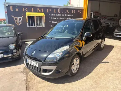 Usado Renault Scénic Dynamique 110 CV (80 kW) 2011 Negro Monovolumen