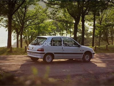 Blanco Usado 2000 Peugeot 106 Utilitario | 2500 €