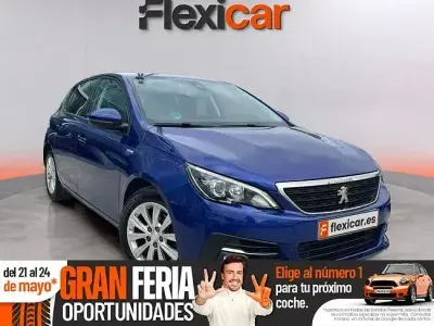 Usado Peugeot 308 Access 100 CV (73 kW) 2019 Azul Berlina