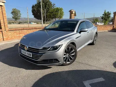 Usado VW Arteon 150 CV (110 kW) 2018 Gris / plata Utilitario
