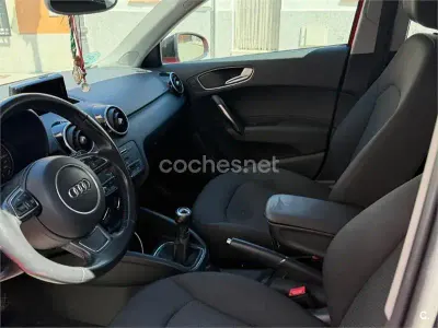 Usado Audi A1 Sportback 90 CV (66 kW) 2015 Rojo Utilitario