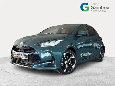 Usado Toyota Yaris Hybrid Style 116 CV (85 kW) 2025 Verde Berlina