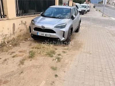 Usado Toyota Yaris Cross Active 116 CV (85 kW) 2022 Gris / plata SUV