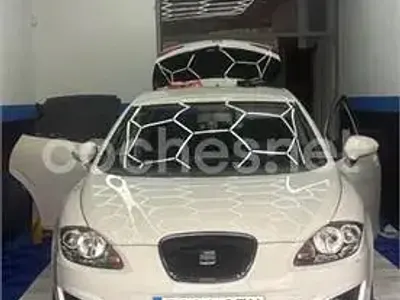 Begagnad Seat Leon Style 105 HK (77 kW) 2010 Vit Halvkombi