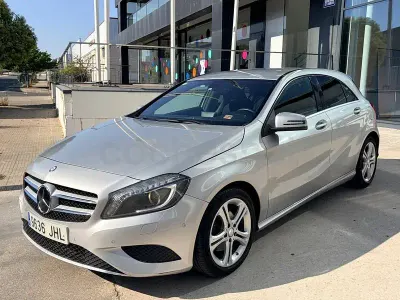 Usado Mercedes A200 Style 136 CV (100 kW) 2015 Gris / plata Utilitario