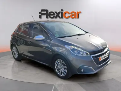 Usado Peugeot 208 Allure 110 CV (80 kW) 2018 Gris Utilitario