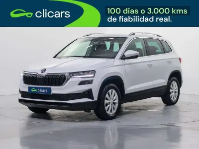 Usado Skoda Karoq Ambition 116 CV (85 kW) 2023 Blanco SUV