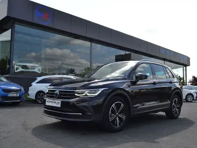 Usado VW Tiguan Life 150 CV (110 kW) 2021 Negro SUV