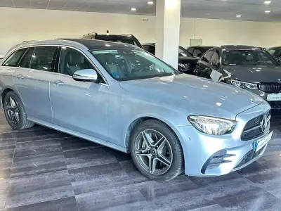 Usado Mercedes E300 320 CV (235 kW) 2023 Gris / plata Familiar