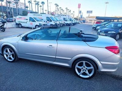 Usado Opel Astra Cabriolet Cosmo 139 CV (102 kW) 2008 Gris Descapotable