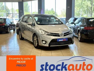 Usado Toyota Verso Advance 150 CV (110 kW) 2013 Gris / plata Monovolumen