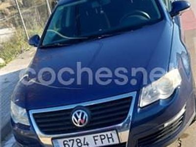 Usado VW Passat Trendline 140 CV (102 kW) 2007 Azul Berlina