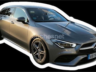 Gris / plata Usado 2020 Mercedes CLA200 Shooting Brake Familiar | 31.999 € (Caro)