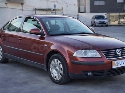 Usado VW Passat Comfortline 150 CV (110 kW) 2001 Granate Berlina